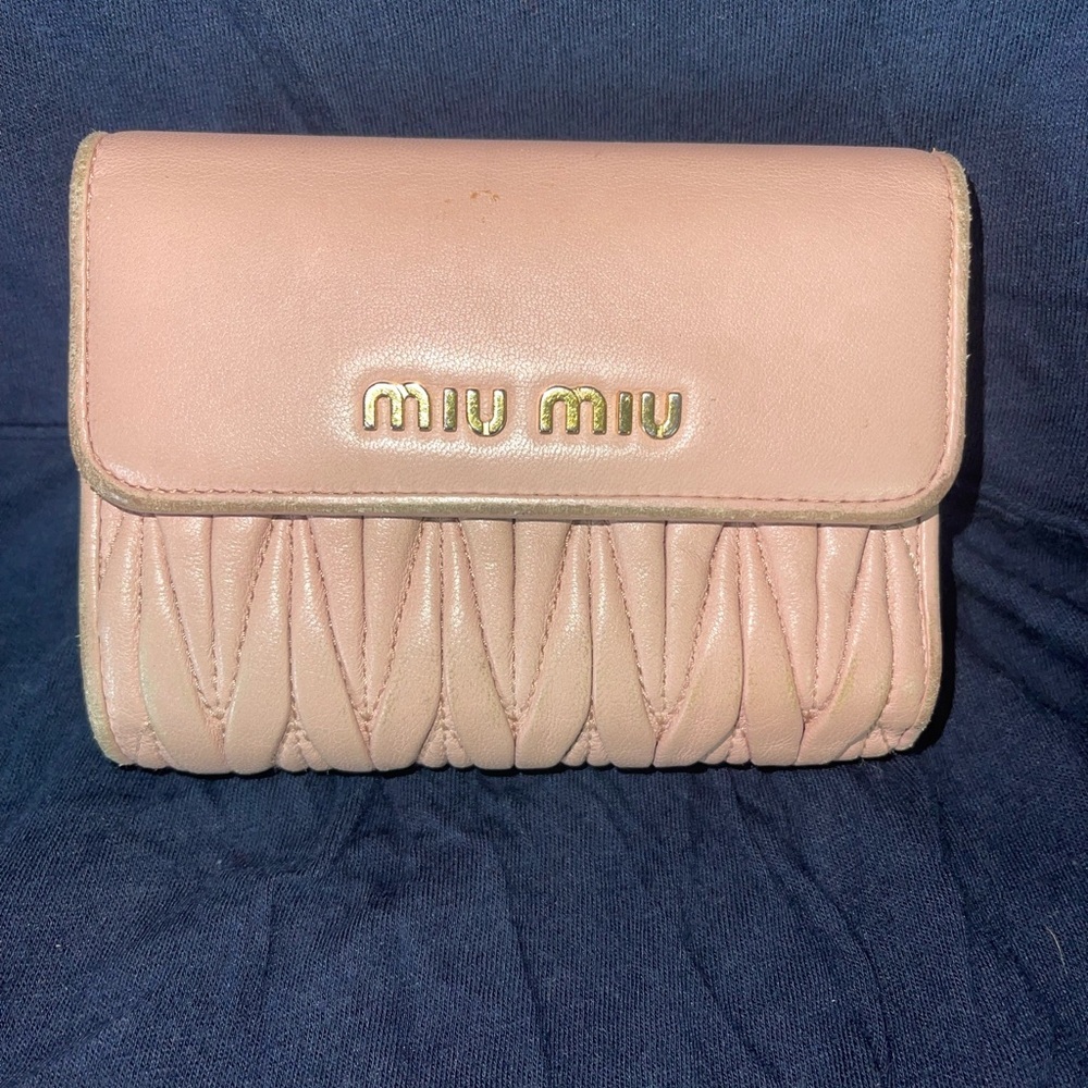 Miu Miu Matelassé trifold wallet in powder pink leather, GREAT condition